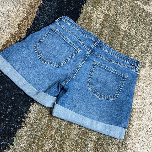 Tommy Hilfiger Women's Blue Denim Shorts Size 10 NWOT Rolled Cuff Summer Shorts - Picture 12 of 14
